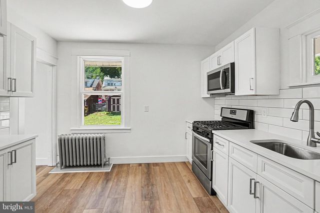 4 MYRTLE AVE, Reading, PA 19606