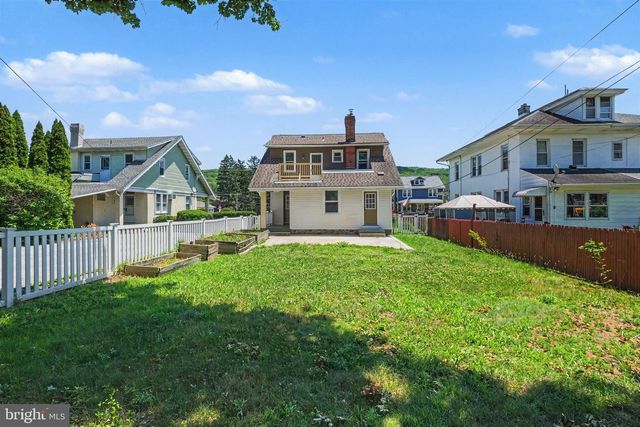 4 MYRTLE AVE, Reading, PA 19606