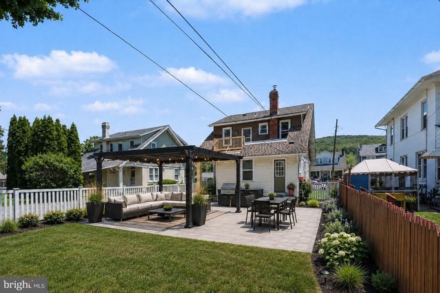 4 MYRTLE AVE, Reading, PA 19606