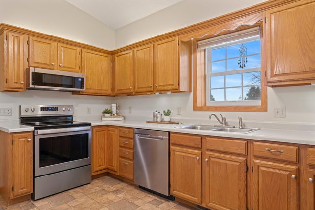 2325 Valleyhigh Drive NW, Rochester, MN 55901