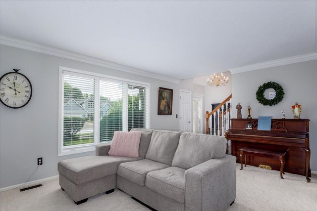 13921 Hawthorn Drive, Clive, IA 50325