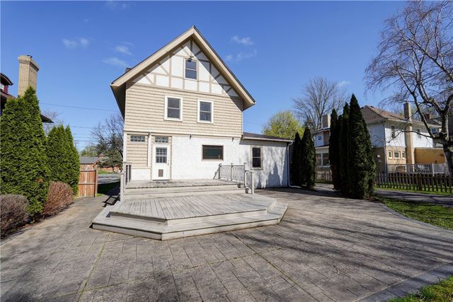 16 Potter Place, Perinton, NY 14450