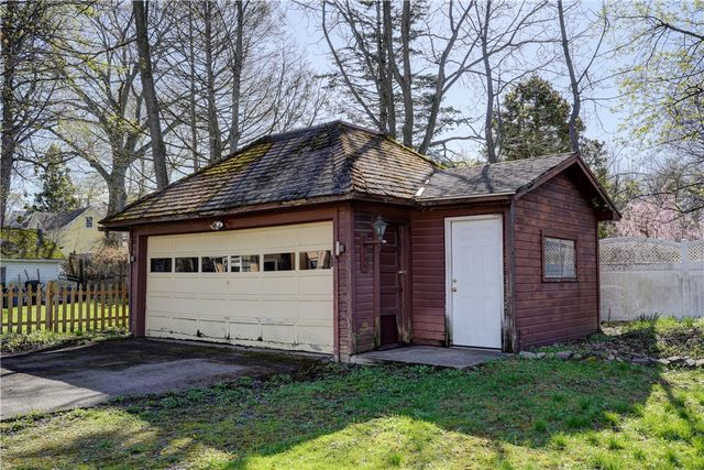 16 Potter Place, Perinton, NY 14450