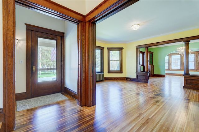16 Potter Place, Perinton, NY 14450