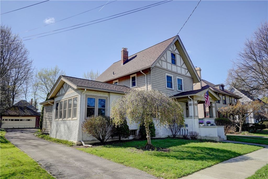 16 Potter Place, Perinton, NY 14450