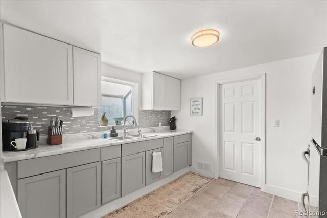 1054 E Mandeville Street, Burton, MI 48529