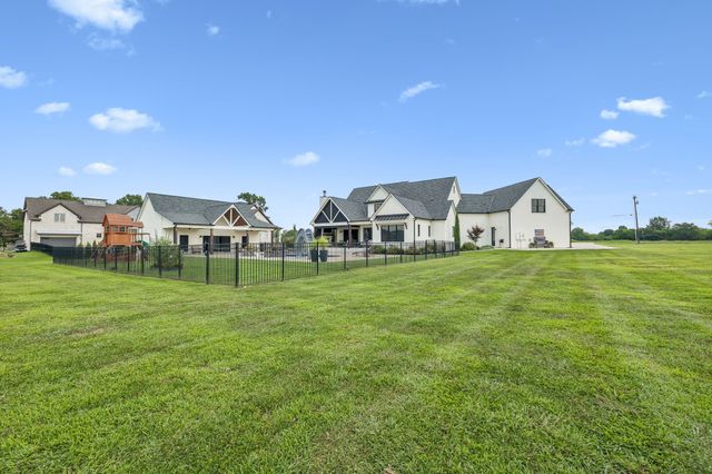 7220 Plainview Rd, Christiana, TN 37037
