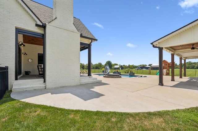 7220 Plainview Rd, Christiana, TN 37037