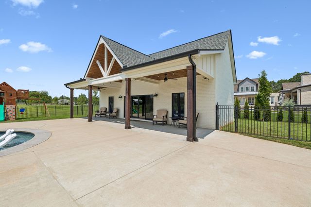 7220 Plainview Rd, Christiana, TN 37037