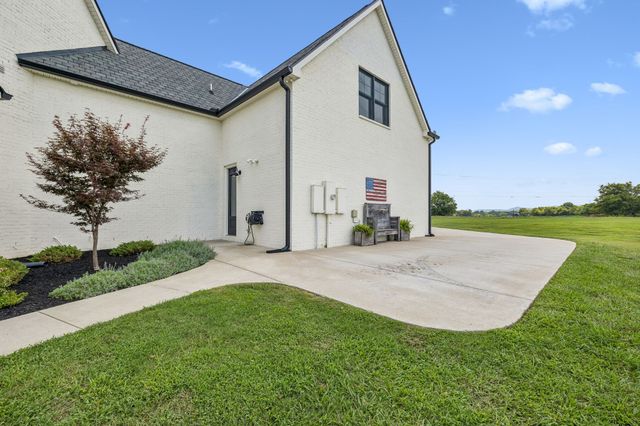 7220 Plainview Rd, Christiana, TN 37037