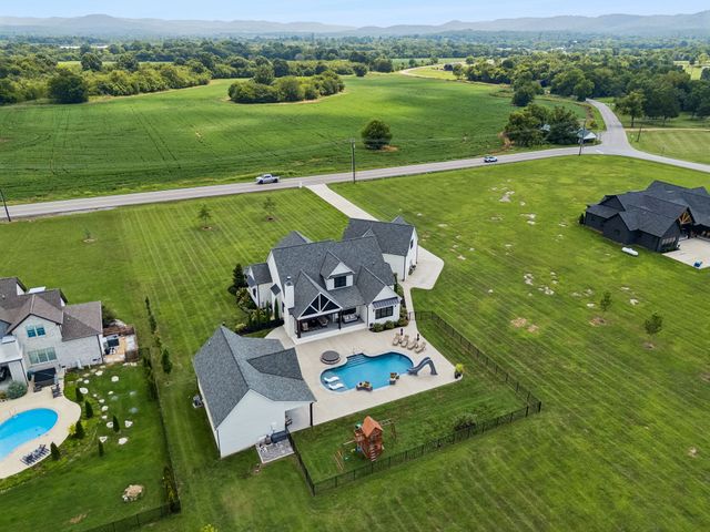 7220 Plainview Rd, Christiana, TN 37037