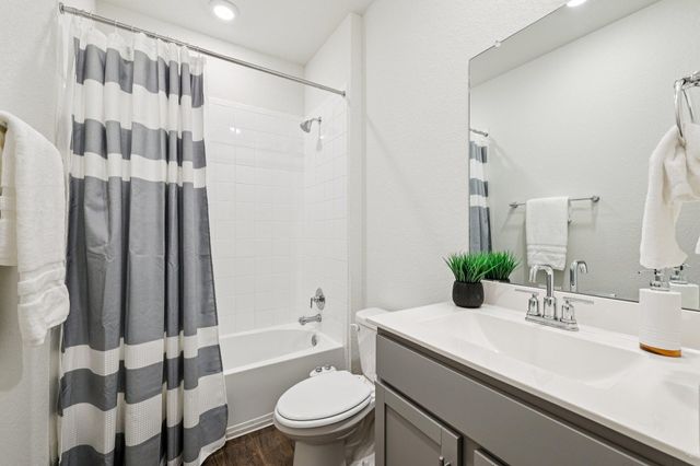 211 Big Sandy Creek DR, Hutto, TX 78634