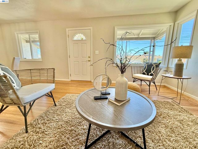 15350 Dewey St, San Leandro, CA 94579