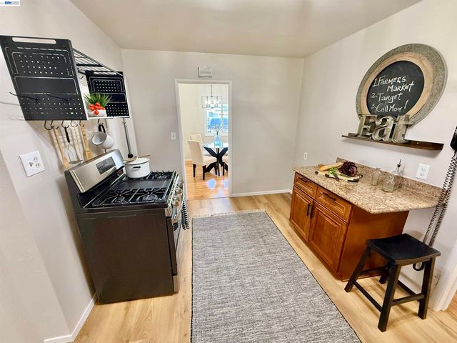 15350 Dewey St, San Leandro, CA 94579
