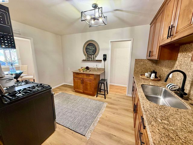 15350 Dewey St, San Leandro, CA 94579