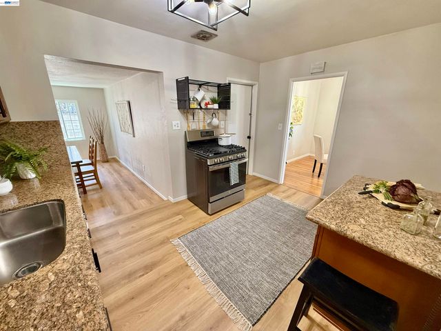 15350 Dewey St, San Leandro, CA 94579