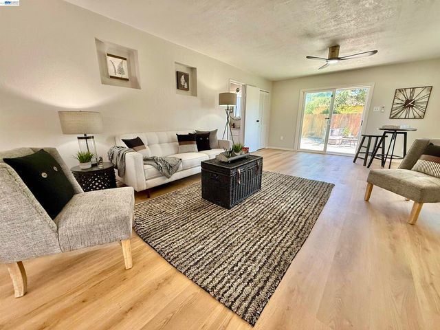 15350 Dewey St, San Leandro, CA 94579