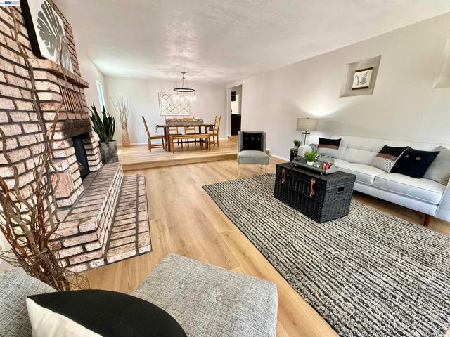 15350 Dewey St, San Leandro, CA 94579