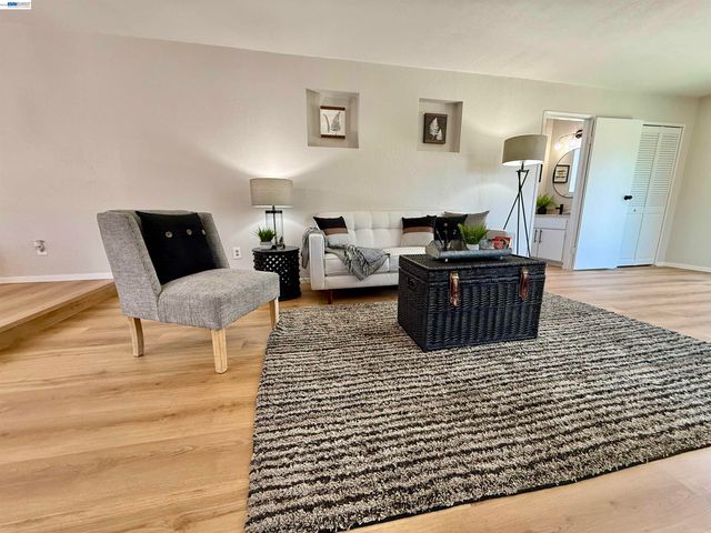 15350 Dewey St, San Leandro, CA 94579