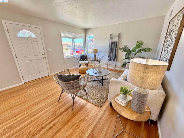 15350 Dewey St, San Leandro, CA 94579