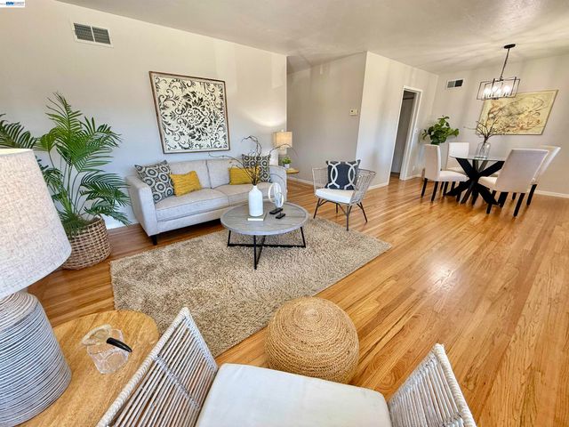 15350 Dewey St, San Leandro, CA 94579