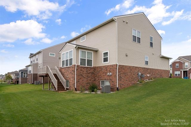638 Holmdale Way, Ann Arbor, MI 48108