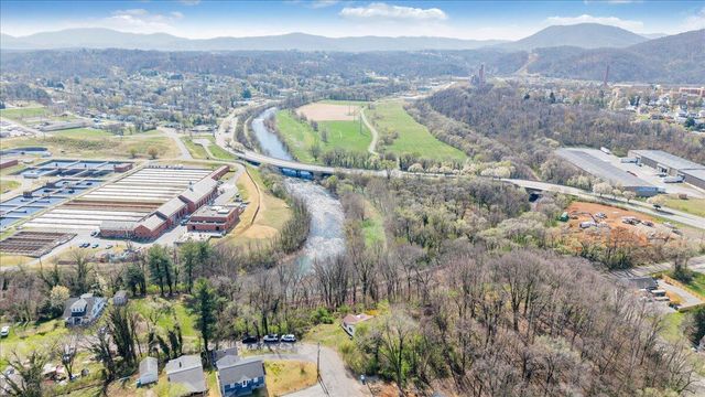 1433 Gladstone AVE, Roanoke, VA 24013