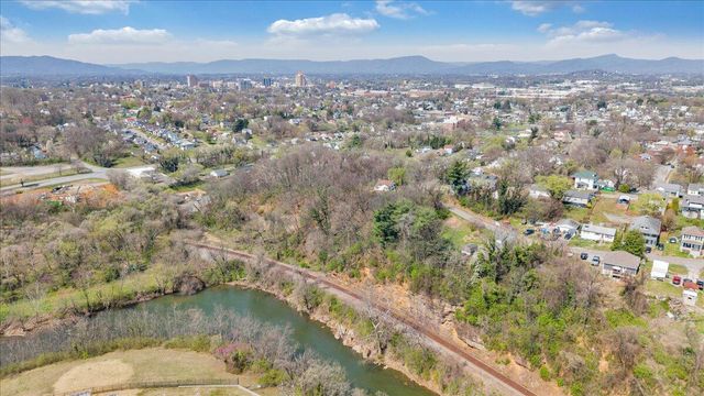 1433 Gladstone AVE, Roanoke, VA 24013