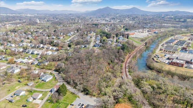 1433 Gladstone AVE, Roanoke, VA 24013