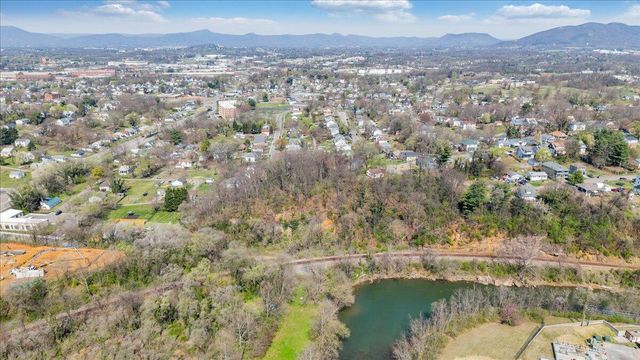 1433 Gladstone AVE, Roanoke, VA 24013