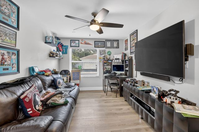 1051 NW 124th Ter, Sunrise, FL 33323