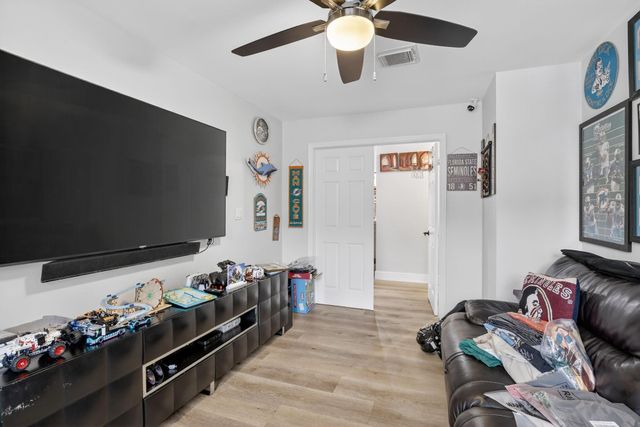 1051 NW 124th Ter, Sunrise, FL 33323