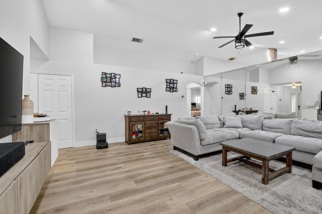 1051 NW 124th Ter, Sunrise, FL 33323