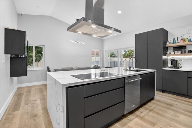 1051 NW 124th Ter, Sunrise, FL 33323