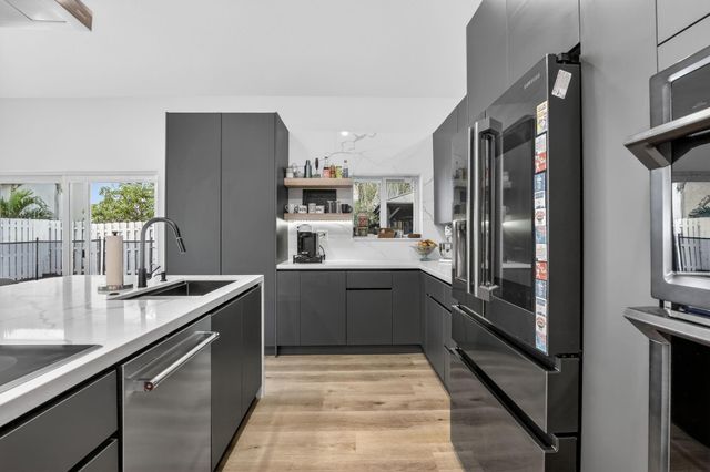 1051 NW 124th Ter, Sunrise, FL 33323