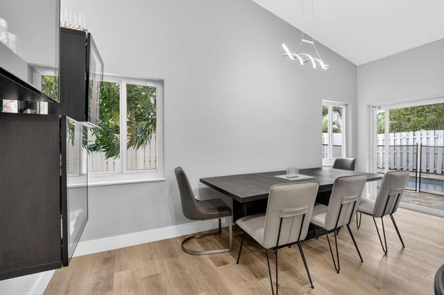 1051 NW 124th Ter, Sunrise, FL 33323