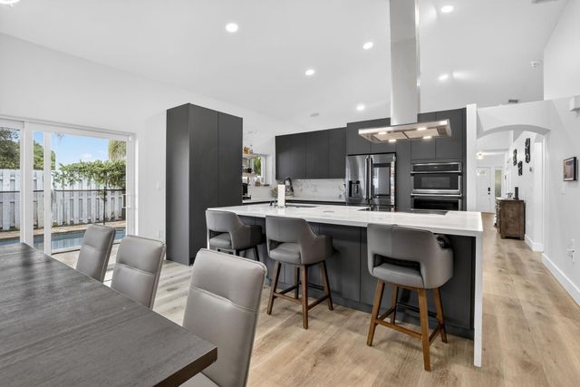 1051 NW 124th Ter, Sunrise, FL 33323