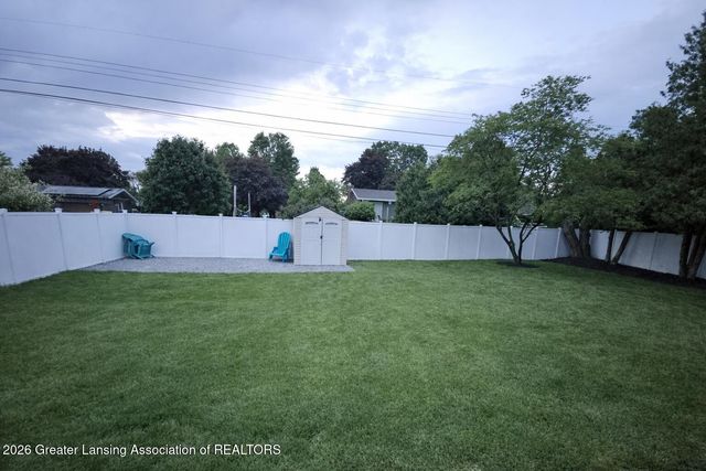 537 Vanderveen Drive, Mason, MI 48854