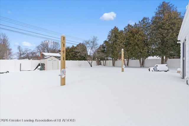 537 Vanderveen Drive, Mason, MI 48854