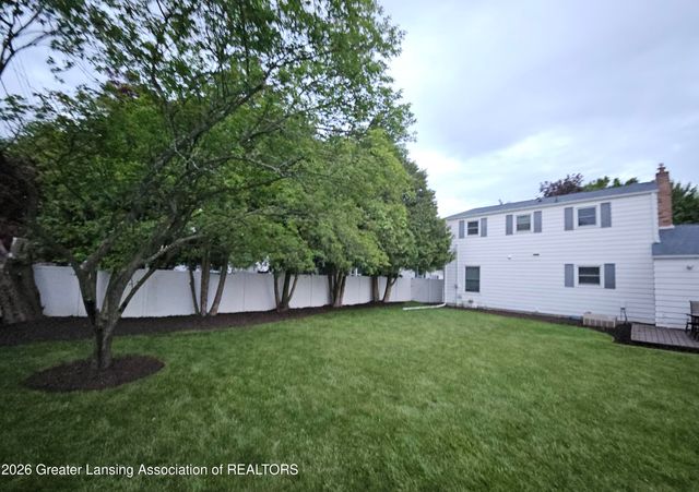 537 Vanderveen Drive, Mason, MI 48854