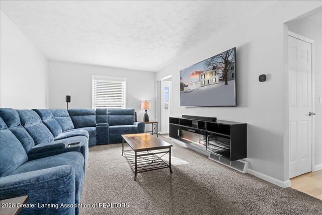 537 Vanderveen Drive, Mason, MI 48854