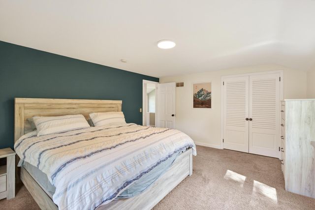 9548 Knox Avenue N, Brooklyn Park, MN 55444