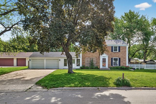 9548 Knox Avenue N, Brooklyn Park, MN 55444