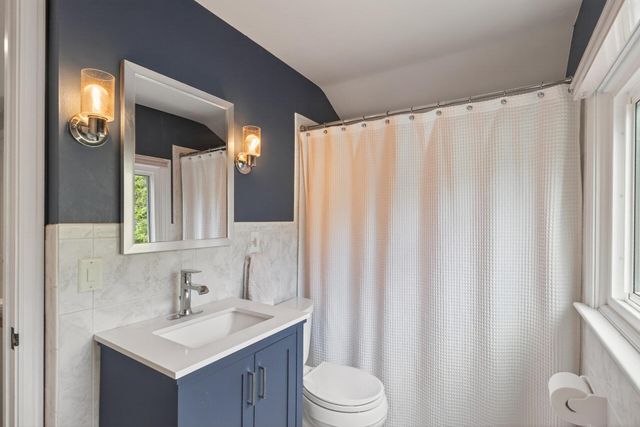 9548 Knox Avenue N, Brooklyn Park, MN 55444