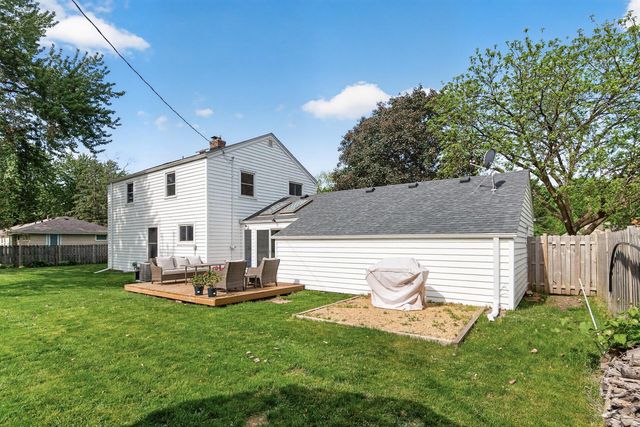9548 Knox Avenue N, Brooklyn Park, MN 55444