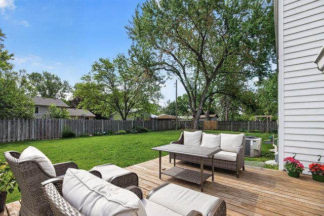 9548 Knox Avenue N, Brooklyn Park, MN 55444