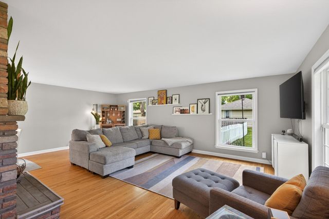 9548 Knox Avenue N, Brooklyn Park, MN 55444