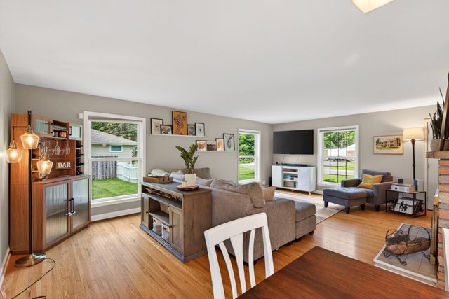 9548 Knox Avenue N, Brooklyn Park, MN 55444