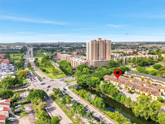 9674 Fontainebleau Blvd 28, Miami, FL 33172