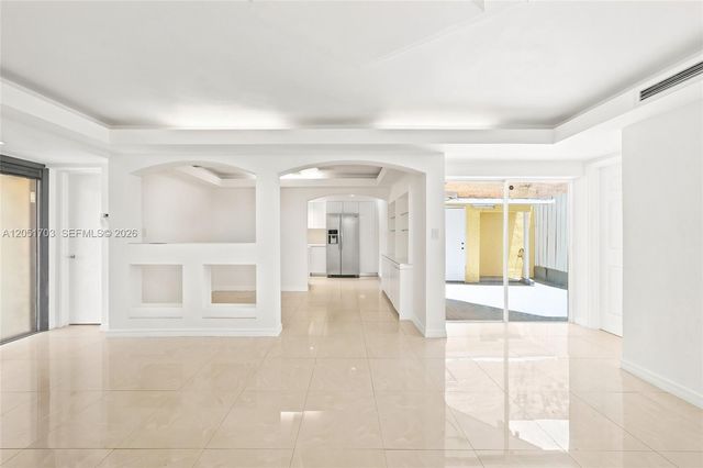 9674 Fontainebleau Blvd 28, Miami, FL 33172